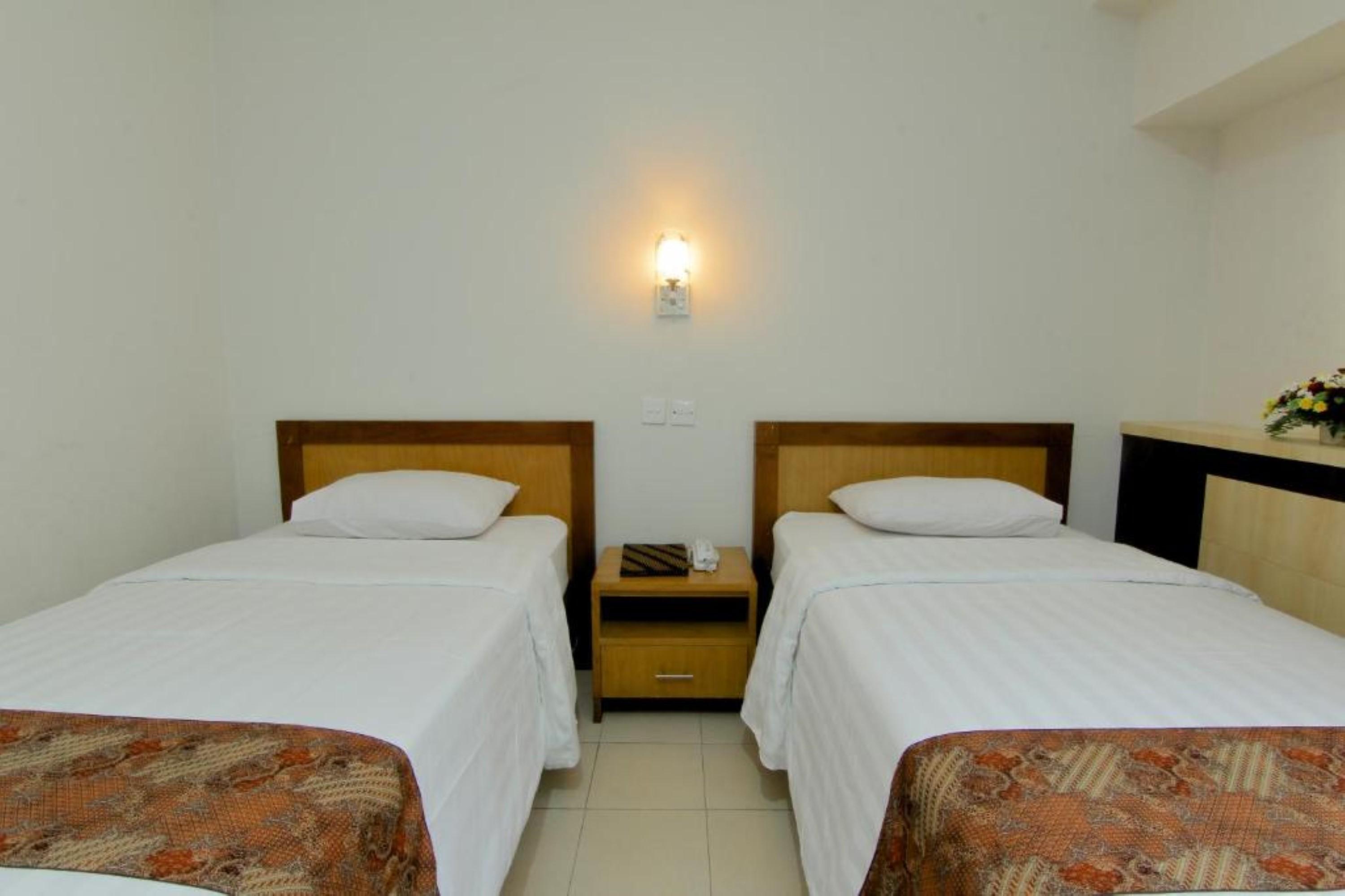 University Hotel Sunan Kalijaga Kalasan Exterior foto