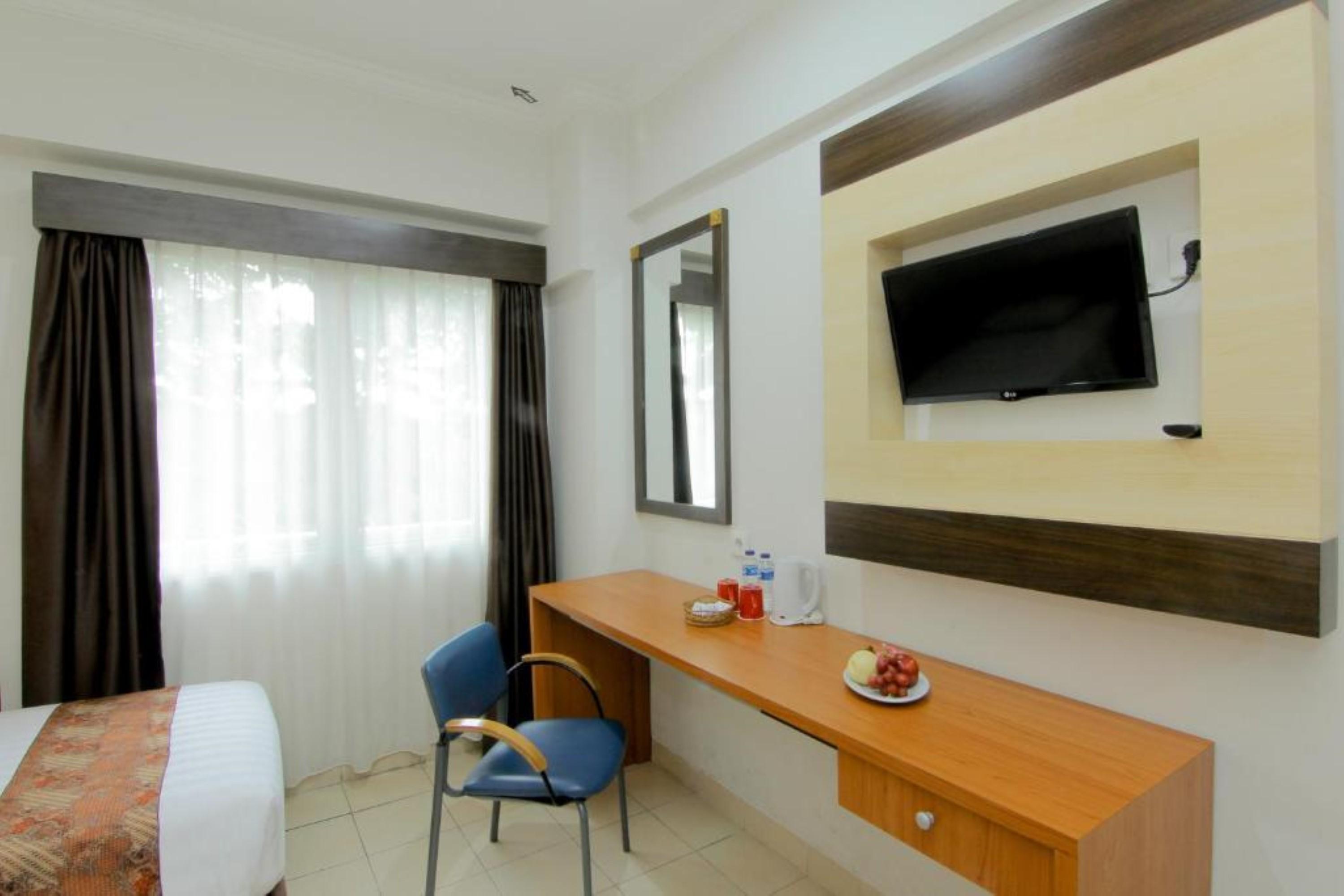 University Hotel Sunan Kalijaga Kalasan Exterior foto