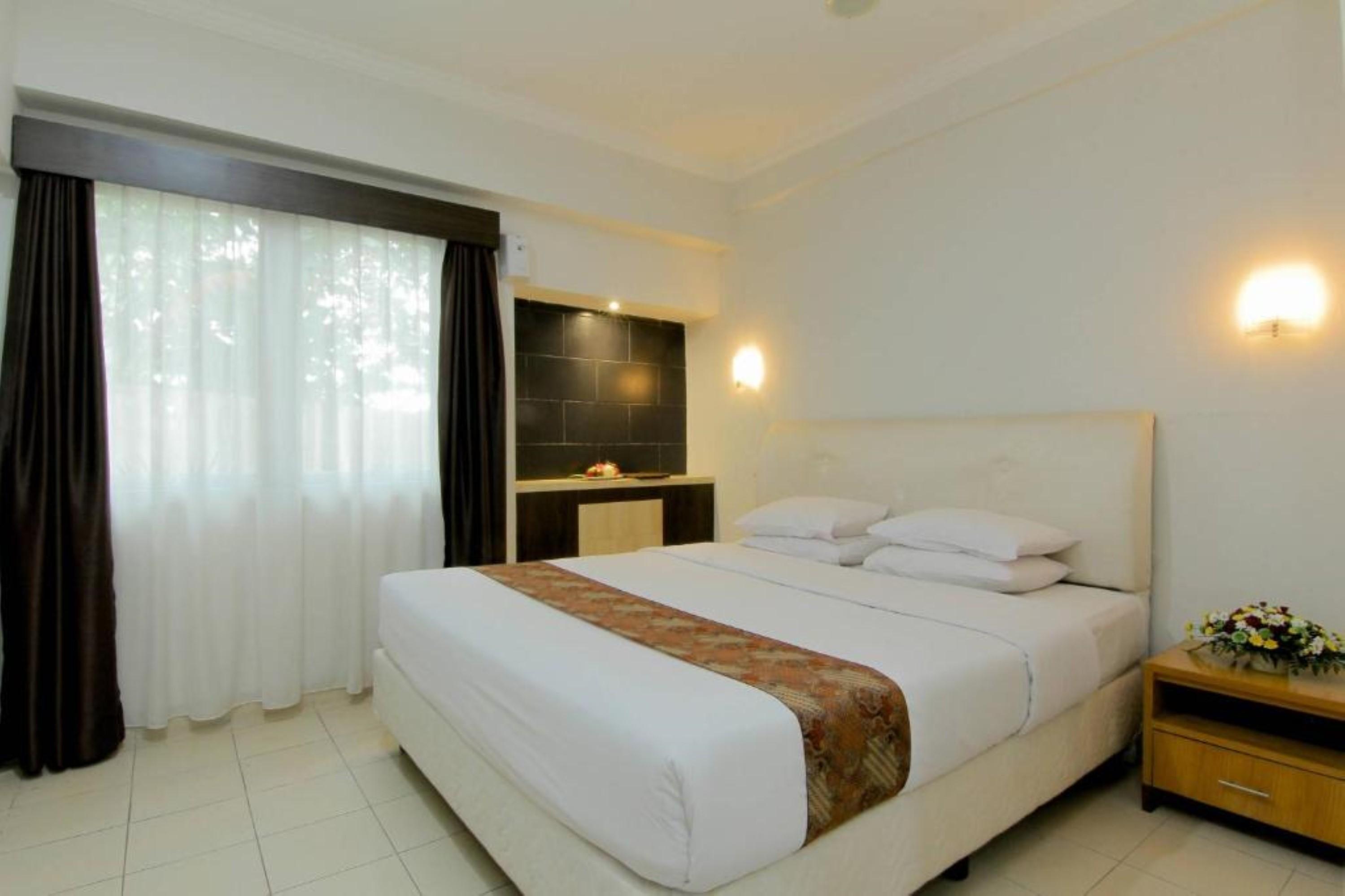 University Hotel Sunan Kalijaga Kalasan Exterior foto